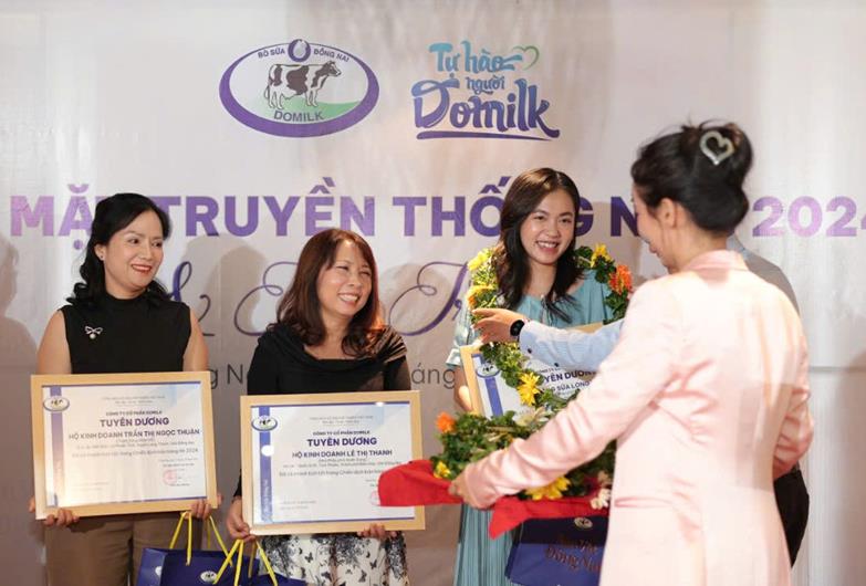 Domilk tuyên dương các khách hàng tiêu biểu